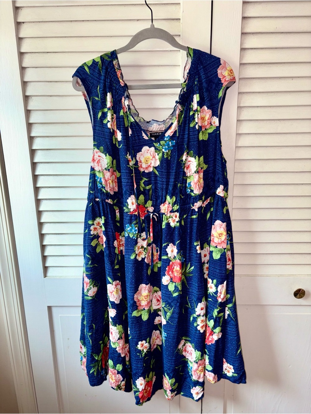 NWT Torrid Floral Challis Dress Size 3X Navy Pink Rose Print Smocked Waist Midi - Picture 2 of 6